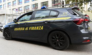 Fuochi d&rsquo;artificio illegali in vendita, maxi sequestro della Finanza nel Vco
