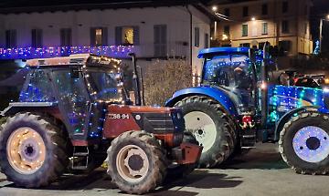 Natale tra trattori, musica e memoria contadina