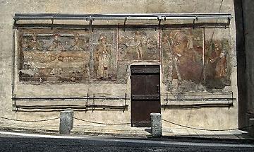 Gli affreschi del '500 sulla parete esterna della cappella di Voragno