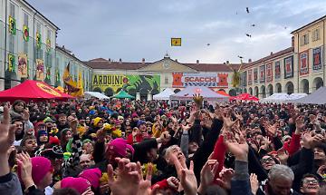 Penultima di Carnevale sotto la grandine: la forza di una comunit&agrave;