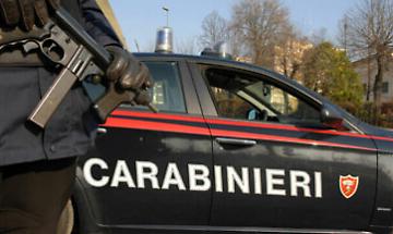Botte ai vigilantes per 500 euro: rapina al centro commerciale di Settimo Torinese
