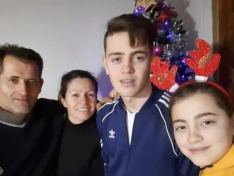  Vajza bënte poezi  djali punonte   Rrëfimet prekëse për familjen që u shua nga gazi