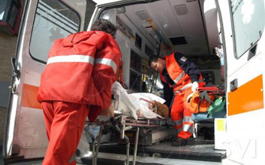 Alessandria, precipita dal quarto piano nella notte: 23enne in fin di vita