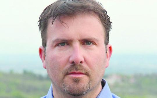 COLLERETTO CASTELNUOVO. Sindaco shock: "Il Covid-19 è un'influenza come le altre"