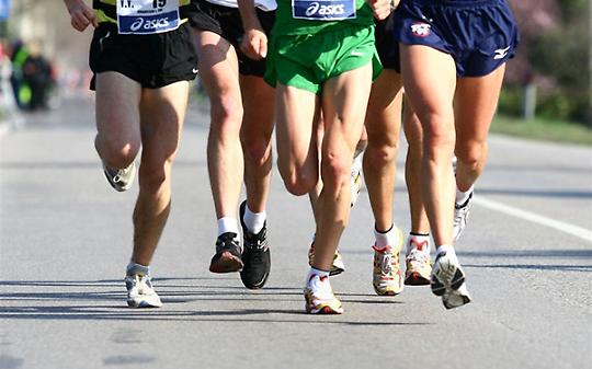 Per la corsa benefica Salerun torna il "pettorale sospeso"