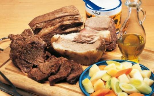 Montaldo Torinese celebra il Gran Bollito Misto: tre giorni di festa tra teatro, sport e tradizione piemontese