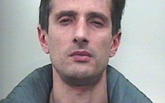 NONE. Uccide il figlio violento. Fermato il padre di 82 anni. Dietro il dramma la droga