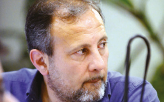 Aspettando il bidone intelligente, Cirillo "balla" con quelli vecchi