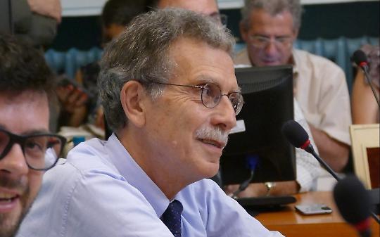 L'assessore regionale Riboldi crea l’ospedale perfetto: costa di più, fa di meno