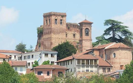 TORINO. Rinasce la Rocca di Arignano, abitata dal fantasma