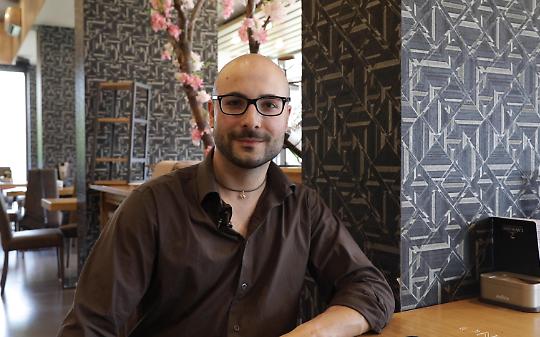 BUTTIGLIERA ALTA. Là dove c’era il Gruppo Re Italia, oggi c’è il Cavallino. Il maitre Flavio: “Il nostro, un lavoro stimolante”