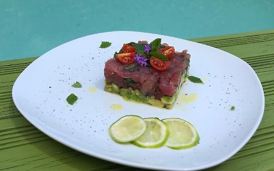 Tartare di tonno con avocado menta e lime