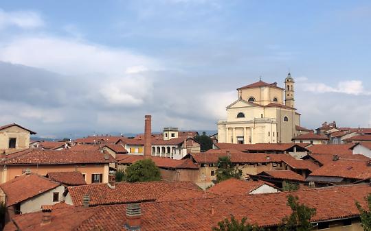 ROMANO CANAVESE. Tra antichi palazzi e botteghe artigianali: un paese dai tanti volti (VIDEO)