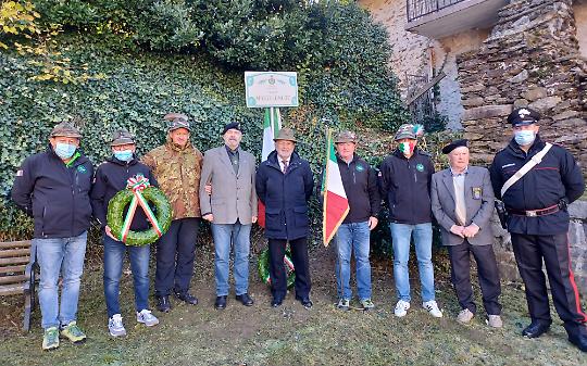 CASTELNUOVO NIGRA. Piazza Milite Ignoto, è polemica per il “fuso orario” dell’amministrazione comunale