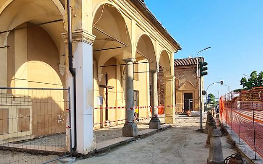 LAMPORO. Si rifà il sagrato della chiesa