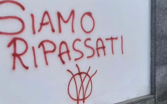 Scritte No Vax sui muri, la procura di Torino chiede 5 condanne