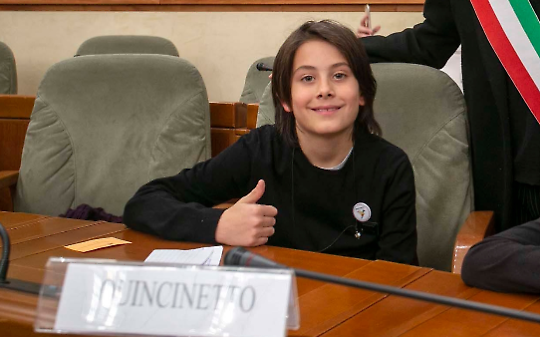 Bambini costruiscono "gentilezza" con i "consigli comunali dei ragazzi"