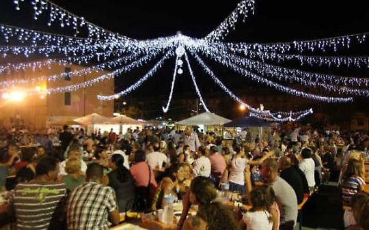 Festa di paese (immagine d'archivio)