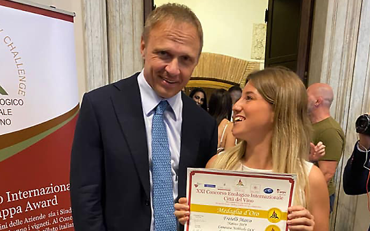 Il Ministro premia con la medaglia d'oro i vini del Canavese