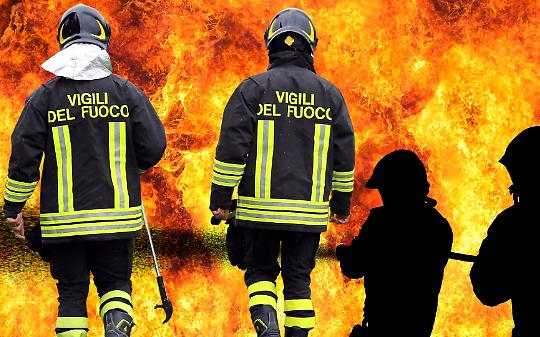 Lancia una raccolta fondi per ricostruire la casa del fratello distrutta nell'incendio di Natale