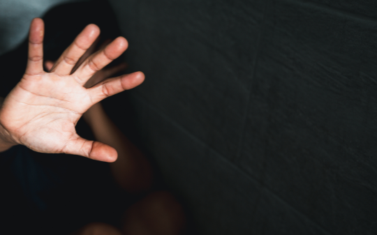 NON CANCELLARE Farmacista iraniano, titolare di due farmacie in Canavese, a processo per maltrattamenti