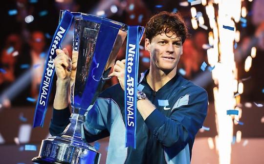 Sinner trionfa alle Atp Finals