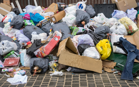 Rifiuti a peso d’oro: paga per quanto butti. Dal 2025 la svolta (obbligata) in altri 9 Comuni