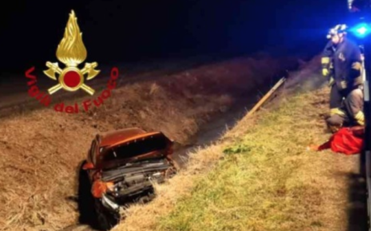 La scena dell'incidente nella foto dei vigili del fuoco