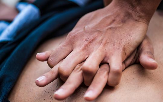 ASL TO4, lezioni di vita: studenti delle medie imparano la rianimazione cardiopolmonare