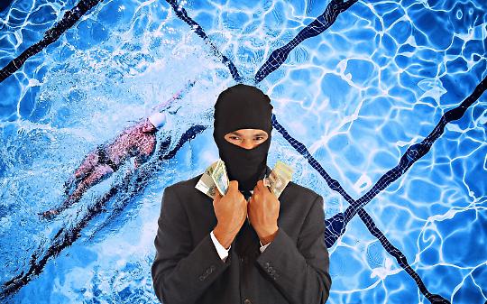 Colpo notturno alla piscina di Leini: cassaforte sradicata, bottino da migliaia di euro