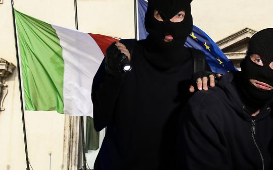 Ladri in Canavese, hanno fatto irruzione pure in Comune. Cosa cercavano?