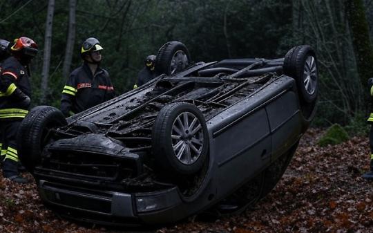 Auto fuori strada