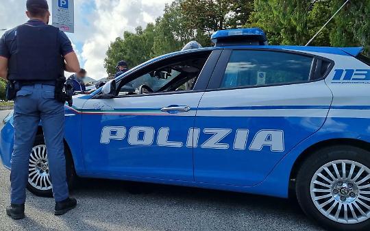 Sei anni di ricatto a sfondo sessuale nell'Astigiano: arrestata una donna che si fingeva escort