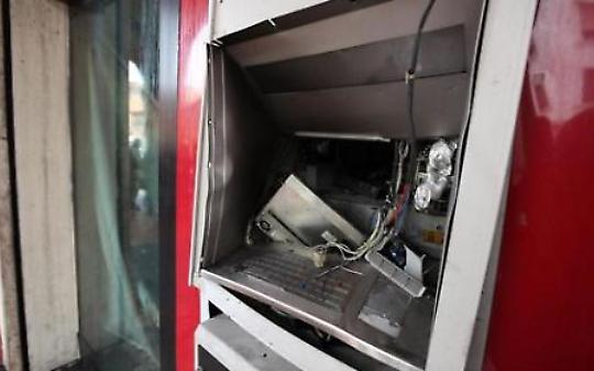 Canavese, il ritorno del bancomat a Rivarossa dopo l&rsquo;assalto dei ladri