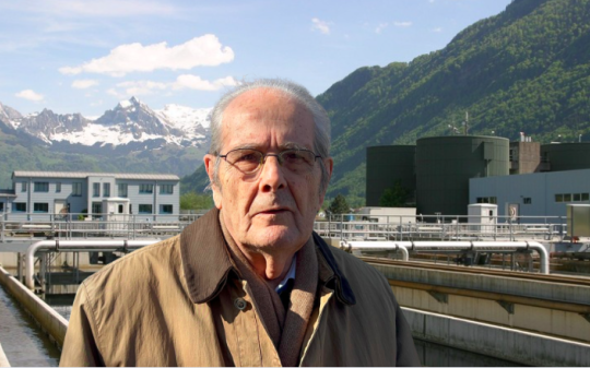 In foto Roberto Stroppiana, 86 anni. Si &egrave; ritrovato l'impianto a soli 30 metri da casa