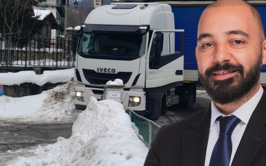 Balme, il GPS colpisce ancora: camion incastrati e traffico in tilt