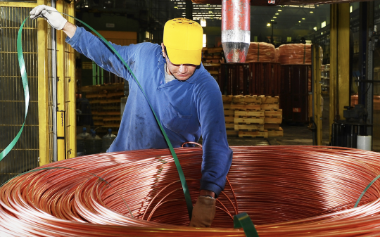 Dietro l&rsquo;odore di bruciato, un deposito illegale: sequestrate quattro tonnellate di rame dai carabinieri di Asti