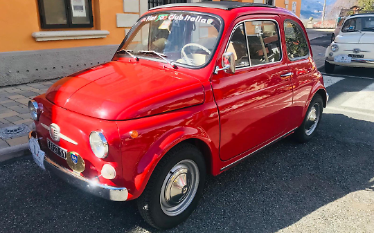 Auto d’epoca, convivialità e territorio