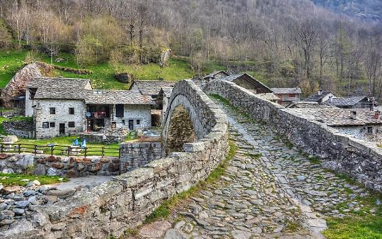 Valchiusa, la comunità che cura: arte, benessere e cultura per costruire legami