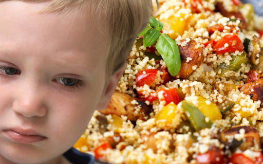 Pizza cancellata, cous cous imposto: bambini a digiuno, genitori furiosi