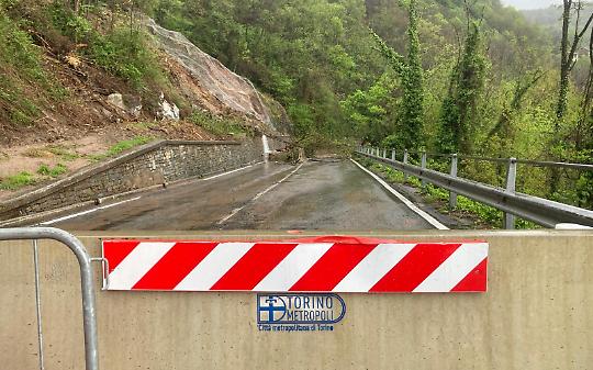 Muore a 51 anni per un infarto: la frana rallenta i soccorsi, l’elisoccorso non basta