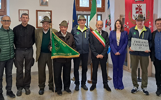 Una pietra per non dimenticare: Fiorano Canavese incide il suo ricordo al Nuraghe Chervu
