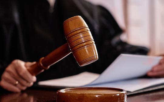 Aggredita con l&rsquo;acido nel suo salone