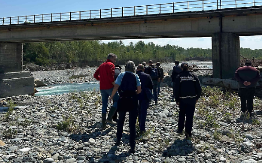Ponte distrutto, cittadini isolati. E lo Stato dorme. Trovate i soldi, ora!