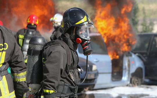 Vigili del fuoco in azione (foto di repertorio)