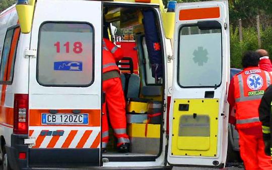 Centauro travolto durante una svolta: morto sul colpo
