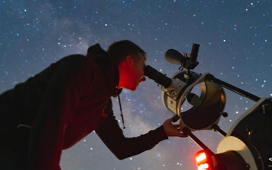 Osservazione astronomica in Canavese: serata speciale alla Rocca di Sparone