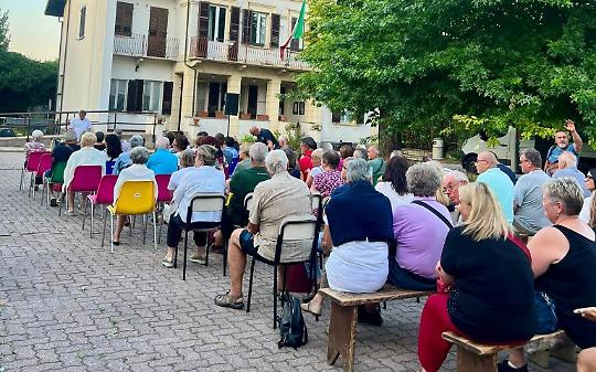 Casa Chantal, resa dei conti a Mathi: l’opposizione incalza, la maggioranza tentenna