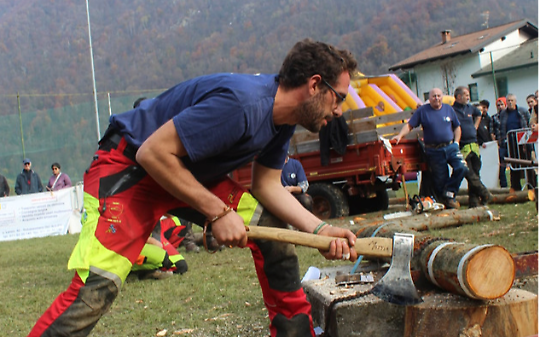 Triathlon del Boscaiolo: taglio con accetta