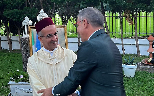 Il consigliere Sergio Bartoli saluta il Console